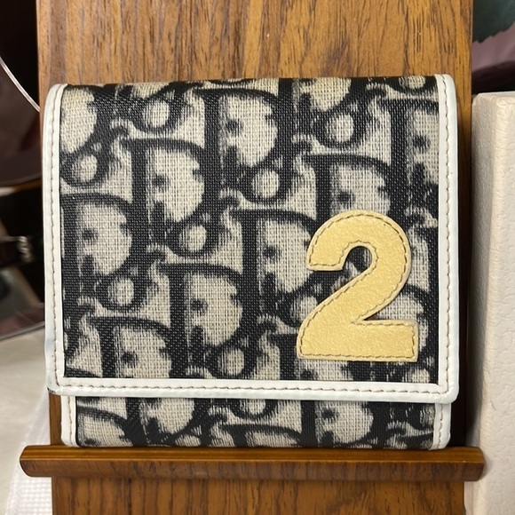 Authentic CHRISTIAN DIOR #2 NAVY BLUE & CREAM BIFOLD SNAP WALLET WITH BOX - Picture 2 of 12